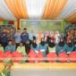 Ketua Tim Penggerak Pemberdayaan dan Kesejahteraan Keluarga (TP PKK) Kota Batam, Erlita Amsakar, bersama SMP Negeri 12 Batam menggelar kegiatan Berbagi dan Buka Puasa Bersama dengan para siswa pada Rabu (19/3/2025). Foto: INIKEPRI.COM/Media Center Batam 