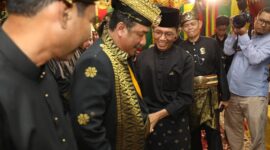 Pengukuhan Pengurus LAM Kepulauan Riau Kota Batam periode 2023-2028 berlangsung khidmat. Acara itu juga disejalankan Majelis Iftar di Gedung LAM, Minggu (23/3/2025). Foto: INIKEPRI.COM/Media Center Batam 