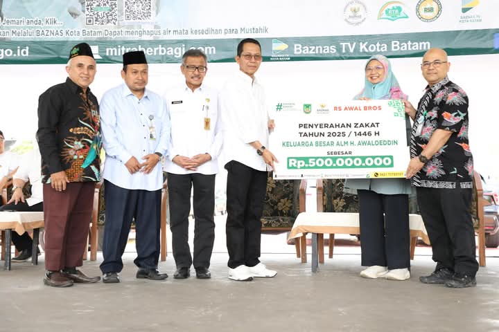 Pemerintah Kota Batam melalui Badan Amil Zakat Nasional (Baznas) Kota Batam, menggelar Teladan Pemimpin Berzakat 2025, di Panggung Engku Putri Kantor Wali Kota Batam, Senin (25/3/2025). Foto: INIKEPRI.COM