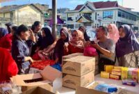 Gerakan Pangan Murah (GPM) yang digelar Dinas Pertanian, Pangan, dan Perikanan (DPPP) Kota Tanjungpinang bekerja sama dengan Bank Indonesia dalam rangka Ramadan 1446 Hijriah, diserbu warga. Foto: INIKEPRI.COM/Diskominfo Tanjungpinang 