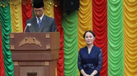 Kepala Badan Pengusahaan Batam (BP Batam), Amsakar Achmad bersama Wakil Kepala BP Batam, Li Claudia Chandra menghadiri Rapat Paripurna DPRD Kota Batam dengan agenda Penyampaian Pidato Sambutan Wali Kota Batam Masa Jabatan 2025 - 2030 pada Senin (3/3/2025) di Kantor DPRD Kota Batam. Foto: INIKEPRI.COM