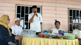 Ketua umum DPP GARPU Pietra Machreza Paloh berbuka bersama dengan tokoh Masyarakat Hinterland La Ode Salman di Pulau Terong. Foto: INIKEPRI.COM