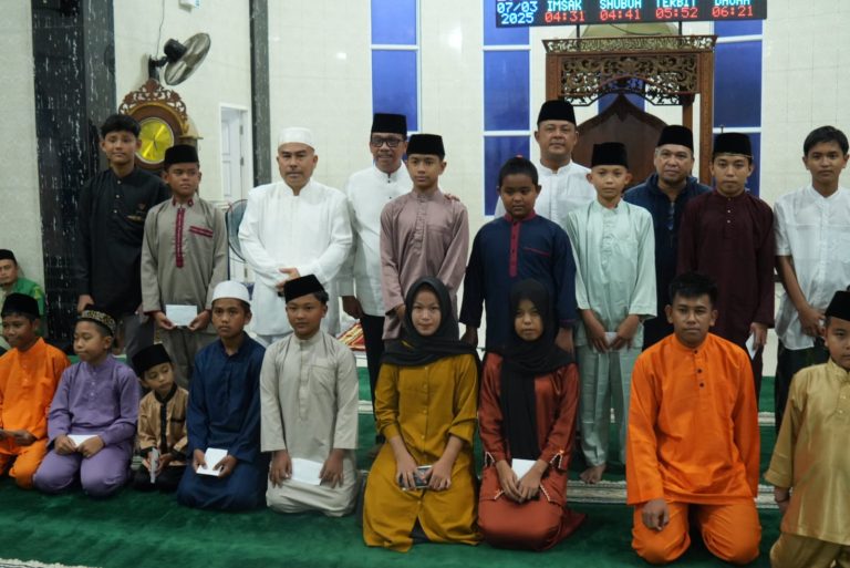 Wakil Bupati Natuna Jarmin menghadiri acara Safari Ramadhan Ketua DPRD Provinsi Kepulauan Riau Di Kabupaten Natuna, bertempat di Masjid Ibnu Salim, Kelurahan Ranai Darat, Bunguran Timur, Natuna, Kepulauan Riau, Jum’at (7/3/2025). Foto: INIKEPRI.COM