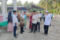 Cen Sui Lan, sedang berdiskusi dengan Rusdi Ketua DPRD Natuna dan Erimuddin Anggota DPRD Natuna tentang antara lain Program Peremajaan Kelapa di Natuna. Foto: INIKEPRI.COM