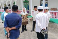 Bupati Natuna Cen Sui Lan saat safari Ramadan di Bunguran Timur. Foto: INIKEPRI.COM