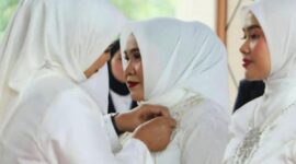 Setelah resmi dilantik sebagai Ketua TP PKK dan Ketua Pembina Posyandu Kota Batam, Erlita Amsakar kembali menerima amanah sebagai Ketua Dewan Kerajinan Nasional Daerah (Dekranasda) Kota Batam untuk masa bakti 2025-2030. Foto: INIKEPRI.COM/Media Center Batam 