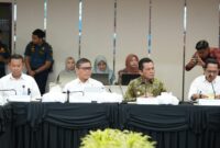 Kepala BP Batam sekaligus Wali Kota Batam, Amsakar Achmad menghadiri rapat koordinasi (rakor) Program Prioritas Industri Transportasi Laut dan Galangan Kapal Kota Batam, Rabu (12/3/2025). Foto: INIKEPRI.COM/BP Batam 
