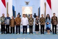 Kepala dan Wakil Kepala BP Batam, Amsakar Achmad-Li Claudia Chandra bersama 7 Deputi BP Batam yang baru dilantik bertemu dengan presiden Prabowo Subianto di Istana Negara. Foto: Instagram @amsakarachmad