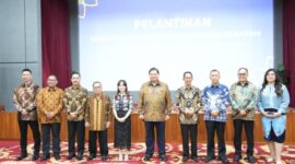 Menteri Koordinator Bidang Perekonomian Republik Indonesia selaku Ketua Dewan Kawasan Perdagangan Bebas dan Pelabuhan Bebas Batam, Airlangga Hartarto melantik tujuh Anggota/Deputi di lingkungan BP Batam pada Kamis (13/3/2025). Foto; INIKEPRI.COM/BP Batam 