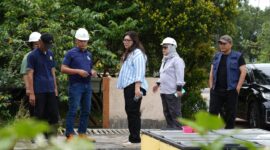 Anggota/Deputi Bidang Pelayanan Umum BP Batam, Ariastuty Sirait usai mengunjungi IPA Dam Sei Harapan dan daerah stres area di Tanjung Riau, Sabtu (15/3/2025). Foto: INIKEPRI.COM
