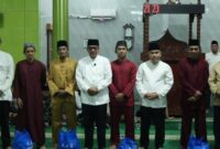 Wakil Bupati Natuna Jarmin Sidik bersama jajaran Forkopimda Kabupaten Natuna kunjungi Kecamatan Pulau Tiga Barat dalam rangka Safari Ramadhan yang kali ini dilaksanakan di Masjid Al-Hikmah Desa Pulau Tiga, Kecamatan Pulau Tiga Barat, Senin (17/3/2025). Foto: INIKEPRI.COM
