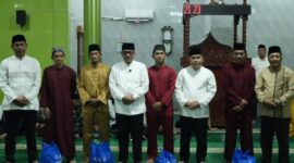 Wakil Bupati Natuna Jarmin Sidik bersama jajaran Forkopimda Kabupaten Natuna kunjungi Kecamatan Pulau Tiga Barat dalam rangka Safari Ramadhan yang kali ini dilaksanakan di Masjid Al-Hikmah Desa Pulau Tiga, Kecamatan Pulau Tiga Barat, Senin (17/3/2025). Foto: INIKEPRI.COM