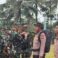 Kamis, 20 Maret 2025, Bertempat di lapangan bola Desa Selemam, Kec. Bunguran Timur laut. Kegiatan Tentara Manunggal Membangun Desa (TMMD) yang ke – 123 resmi di tutup oleh Danrem 033/WP Brigjen TNI Bambang Herqutanto. Foto: INIKEPRI.COM