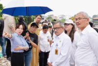 Wakil Kepala BP Batam, Li Claudia Chandra melakukan inspeksi mendadak (Sidak) ke lokasi penimbunan Daerah Aliran Sungai (DAS) Permata Baloi, Selasa (25/3/2025). Foto: INIKEPRI.COM/BP Batam