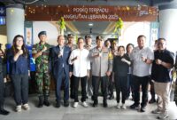 Kepala BP Batam, Amsakar Achmad bersama Wakil Kepala BP Batam, Li Claudia Chandra melakukan peninjauan langsung kondisi arus mudik, Jumat (28/3/2025). Foto: INIKEPRI.COM/BP Batam 