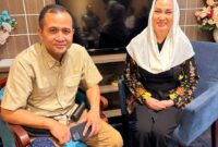 Cen Sui Lan Bupati Natuna bersama Muhamad Iftitah Sulaiman Menteri Transmigrasi, membahas masalah penyelesaian Lahan Transmigrasi di Natuna pada Selasa (18/3) di Batam. Foto: INIKEPRI.COM