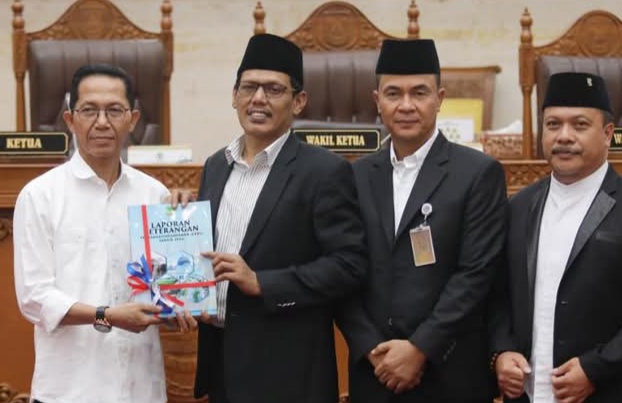 Wali Kota Batam, Amsakar Achmad menyampaikan Laporan Keterangan Pertanggungjawaban (LKPJ) Wali Kota Batam Tahun Anggaran 2024 dalam Sidang Paripurna DPRD Kota Batam. Foto: INIKEPRI.COM/Media Center Batam 