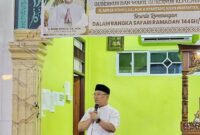 Wakil Gubernur Kepulauan Riau, Nyanyang Haris Pratamura, S.E., M.Si., melanjutkan rangkaian Safari Ramadhan dengan mengunjungi Masjid Al-Istiqomah, Sagulung, Kota Batam, pada Senin (24/3/2025). Foto: INIKEPRI.COM