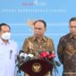 Menteri Dalam Negeri Tito Karnavian, Menteri Koperasi Budi Arie Setiadi, Wakil Menteri Koperasi Ferry Yuliantono saat memberikan keterangannya kepada awak media usai rapat terbatas bersama sejumlah Menteri Kabinet Merah Putih yang dipimpin Presiden Prabowo Subianto membahas rencana pembentukan Koperasi Desa Merah Putih di Istana Merdeka. Foto: Tangkapan Layar Youtube Setkab