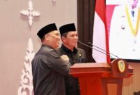 Gubernur Kepulauan Riau (Kepri), H. Ansar Ahmad, didampingi Wakil Gubernur Kepri, Nyanyang Haris Pratamura, menyampaikan pidato perdana Gubernur dan Wakil Gubernur Kepri masa jabatan 2025-2030 pada Rapat Paripurna DPRD Kepri, Rabu (5/3/2025). Foto: INIKEPRI.COM/Diskominfo Kepri 