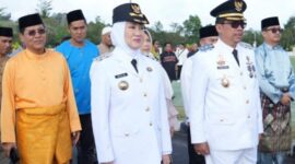 Bupati  Natuna Cen Sui Lan dan Wakil Bupati Natuna Jarmin Sidik disambut dengan syukuran, saat tiba di Natuna, Sabtu (1/3/2025). Foto: Istimewa 