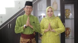 Wali Kota Batam Amsakar Achmad dan istri Erlita Sari. Foto: INIKEPRI.COM