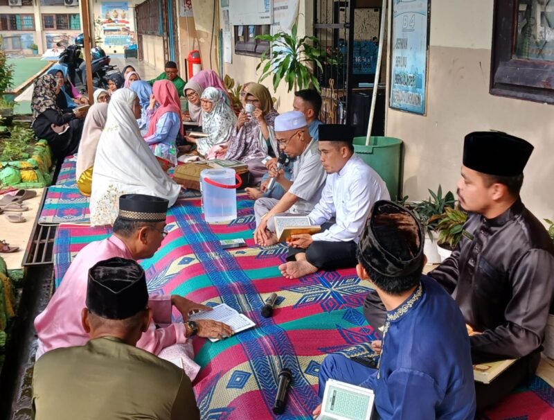 Ruqyah Massal di SMPN 10 Tanjungpinang
Foto: INIKEPRI.COM