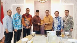 Menteri Teuku Riefky saat audiensi dengan Wakil Gubernur Kepri Nyanyang Haris Pratamura di Gedung Pesona Film MT Haryono, Jakarta, Jumat (25/4). Foto: INIKEPRI.COM/Diskominfo Kepri 