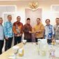 Menteri Teuku Riefky saat audiensi dengan Wakil Gubernur Kepri Nyanyang Haris Pratamura di Gedung Pesona Film MT Haryono, Jakarta, Jumat (25/4). Foto: INIKEPRI.COM/Diskominfo Kepri 