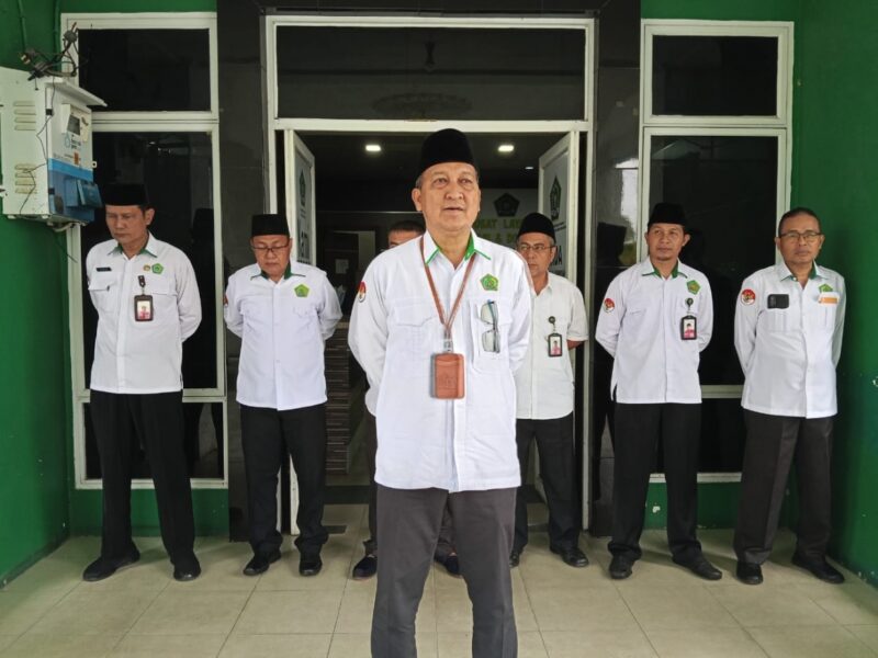 Apel pagi perdana sebagai Kepala Kantor Kemenag Kabupaten Karimun sekaligus perdana masuk kerja setelah cuti lebaran pada Selasa, 8 April 2025. Foto: INIKEPRI.COM