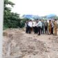 Wali Kota Batam, Amsakar Achmad bersama Wakil Wali Kota Batam, Li Claudia Chandra, meninjau langsung rencana pembangunan taman kota di Kelurahan Baloi Indah, Kecamatan Lubuk Baja, Selasa (8/4/2025). Foto; INIKEPRI.COM/Media Center Batam 