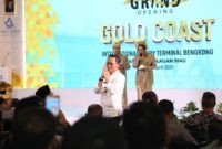 Wali Kota Batam sekaligus Ex Officio Kepala BP Batam Amsakar Achmad dalam peresmian Gold Coast International Ferry Terminal di Bengkong Laut, Senin (14/4), siang. Foto: INIKEPRI.COM
