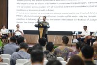 Kepala BP Batam Amsakar Achmad saat berdialog dengan pengusaha beberapa waktu lalu. Foto: INIKEPRI.COM