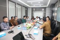 Wali Kota Batam, Amsakar Achmad menerima kunjungan Konsul Jendral Republik Rakyat Tiongkok, Zhang Min di Ruang Rapat Wali Kota Batam, Senin (21/4/2025). Foto: INIKEPRI.COM/Media Center Batam 