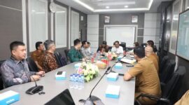 Wali Kota Batam, Amsakar Achmad menerima kunjungan Konsul Jendral Republik Rakyat Tiongkok, Zhang Min di Ruang Rapat Wali Kota Batam, Senin (21/4/2025). Foto: INIKEPRI.COM/Media Center Batam 