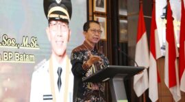 Wali Kota Amsakar Achmad dalam Halal Bihalal bersama Forum Kerukunan Umat Beragama (FKUB), tokoh agama, serta organisasi masyarakat (ormas) di Kota Batam, di Kantor Wali Kota Batam, Rabu (23/4/2025). Foto: INIKEPRI.COM/Media Center Batam 