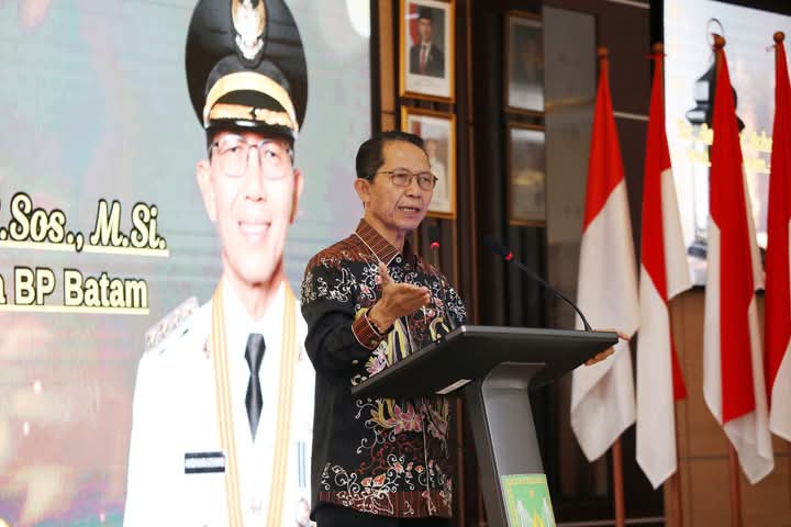 Wali Kota Amsakar Achmad dalam Halal Bihalal bersama Forum Kerukunan Umat Beragama (FKUB), tokoh agama, serta organisasi masyarakat (ormas) di Kota Batam, di Kantor Wali Kota Batam, Rabu (23/4/2025). Foto: INIKEPRI.COM/Media Center Batam 