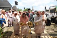 Wali Kota Batam, Amsakar Achmad, menghadiri langsung pembukaan Bazar Musabaqah Tilawatil Qur’an dan Hadist (MTQH) ke-XXXIII tingkat Kota Batam yang digelar di kawasan Masjid Sultan Mahmud Riayat Syah, Jumat (25/4/2025). Foto: INIKEPRI.COM