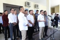 Wali Kota Batam, Amsakar Achmad menerima kunjungan Menteri Perlindungan Pekerja Migran Indonesia (P2MI)/Kepala BP2MI, Abdul Kadir Karding di Gedung Lancang Kuning Polda Kepri, Jum'at, (25/4/2025). Foto: INIKEPRI.COM/Media Center Batam 