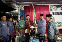 Wali Kota Batam, Amsakar Achmad, menghadiri acara Halalbihalal sekaligus pengukuhan Dalihan Na Tolu Serikat Tolong Menolong Batak Muslim Sagulung Baru (STMBMS) di Sekretariat STMBMS, RT 03 RW 05 Sagulung Baru, Sabtu (26/4/2025) malam. Foto: INIKEPRI.COM