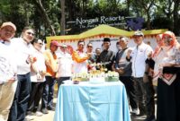 Wali Kota Batam, Amsakar Achmad, menghadiri acara Halalbihalal dan Tasyakuran Milad ke-23 Partai Keadilan Sejahtera (PKS) di Nongsa Point Marina & Resort, Kota Batam, Minggu (27/4/2025). Foto: INIKEPRI.COM/Media Center Batam 