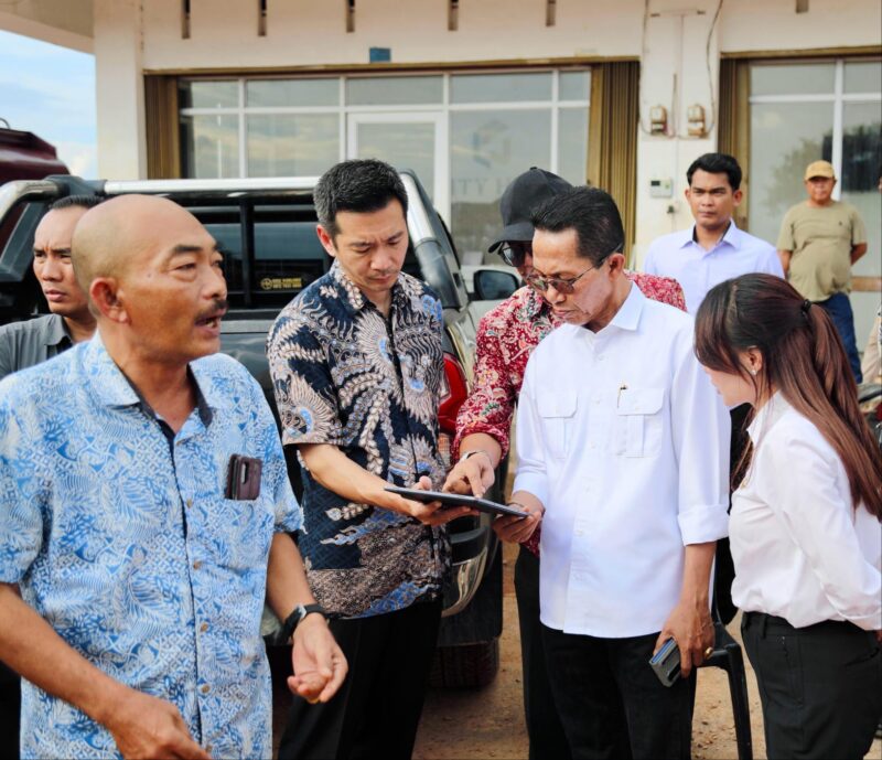Wakil Kepala BP Batam, Li Claudia Chandra melakukan inspeksi mendadak (sidak) ke lokasi proyek cut and fill milik PT Bintan Jaya Husada yang berada di wilayah Botania I, Kelurahan Belian, Rabu (9/4/2025). Foto: INIKEPRI.COM/BP Batam 