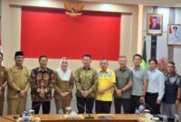 Bupati Natuna Cen Sui Lan seusai menerima kunjungan investor pembangunan KEK industri hilirisasi pasir kuarsa, pada Senin (14/4/2025). Foto: INIKEPRI.COM
