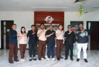 Anggota/Deputi Bidang Investasi dan Pengusahaan BP Batam, Fary Djemy Francis melakukan kunjungan kerja ke PT Asia Cocoa Indonesia, di Kawasan Industri Tunas Batam Center, Kamis (14/4/2025). Foto: INIKEPRI.COM/BP Batam