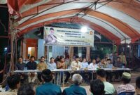 Ketua DPRD Kepri Iman Sutiawan menggelar Reses Massa sidang ke II tahun 2024-2025. Agenda tersebut berlangsung di fasum RT 03, RW 024, Perumahan Medio Raya, Kelurahan Tembesi, Kecamatan Sagulung. Sabtu (19/04/2025). Foto: INIKEPRI.COM