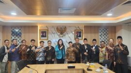 Badan Pengusahaan (BP) Batam kembali menggelar rapat lanjutan terkait rencana pengembangan Asrama Haji dan penggunaan Asrama Haji Batam sebagai Embarkasi dan Debarkasi haji tahun 2026 hingga 2028, Kamis (24/4/2025). Foto: INIKEPRI.COM/BP Batam 
