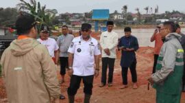 Wali Kota Tanjungpinang H. Lis Darmansyah, mengintruksikan jajaran terkait di lingkungan Pemerintah Kota Tanjungpinang untuk  bersiaga menyikapi kondisi cuaca dan curah hujan yang cukup tinggi belakangan ini. Foto: INIKEPRI.COM/Diskominfo Tanjungpinang 