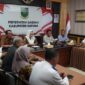 Bupati Natuna didampingi Wakil Bupati hadir pada rapat persiapan panitia yang dilaksanakan secara hybrid, Senin, 14 April 2025. Foto: INIKEPRI.COM/NatunaKab 