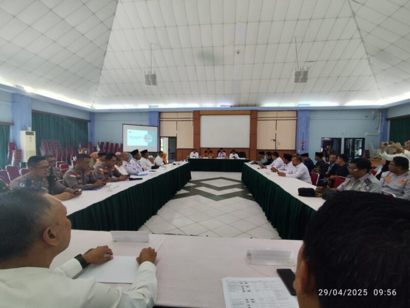 Rapat Persiapan Operasional Embarkasi Batam 2025. Foto: INIKEPRI.COM