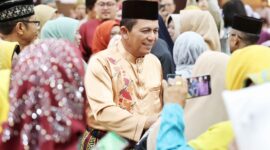 Gubernur Kepulauan Riau, H. Ansar Ahmad, secara langsung menghadiri acara Halal Bi Halal Pemerintah Provinsi Kepulauan Riau Bersama Masyarakat Kepri di Pekanbaru, Provinsi Riau, yang digelar khidmat di Aula Menara Dang Merdu BRK Syariah, Pekanbaru, Rabu malam (16/4). Foto: INIKEPRI.COM/Diskominfo Kepri 